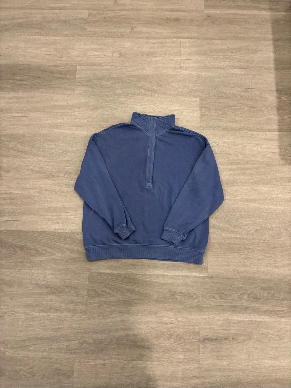 NWT LIMITED EDITION COLOR Women’s Snap Sweatshirt